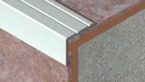 Nadgradni L profil za zaštitu ivice stepeništa - aluminijum